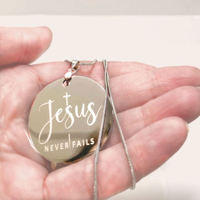 JesusNeverFails-SSS-necklace-Hand